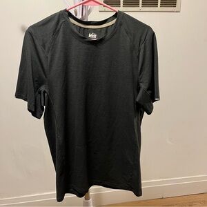 REI Men's Dark Gray Short Sleeve Tee size Small